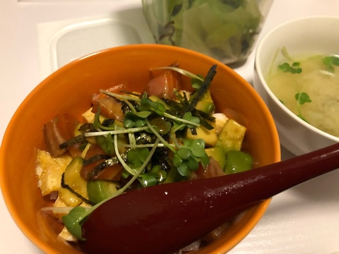 貧乏大学生の貧乏飯海鮮丼 レシピ 作り方 By Aytr1109 楽天レシピ 貧乏大学生の貧乏飯海鮮丼 レシピ 作り方 By Aytr1109 楽天レシピ
